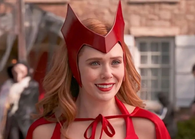 Elizabeth Olsen dice que grabar las películas de Marvel es vergonzoso y ridículo
